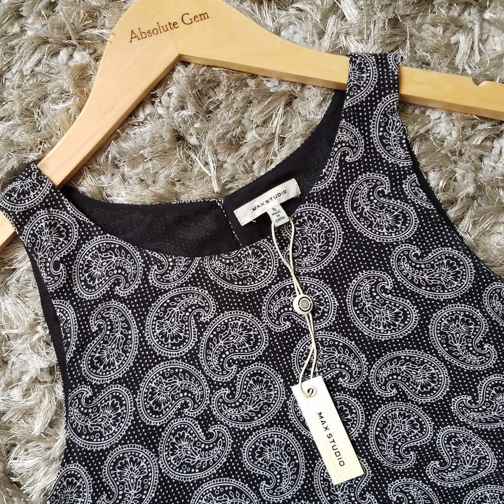 NWT Max Studio black and red Sleeveless shirt Paisley keyhole Tank top Small